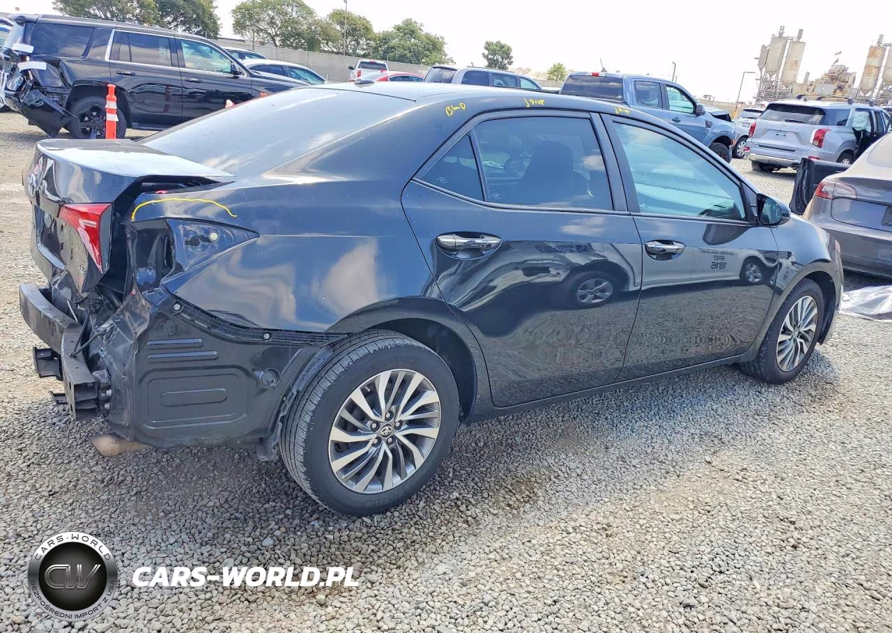 2017 Toyota Corolla Xle VIN:5YFBURHE4HP630588 - 3