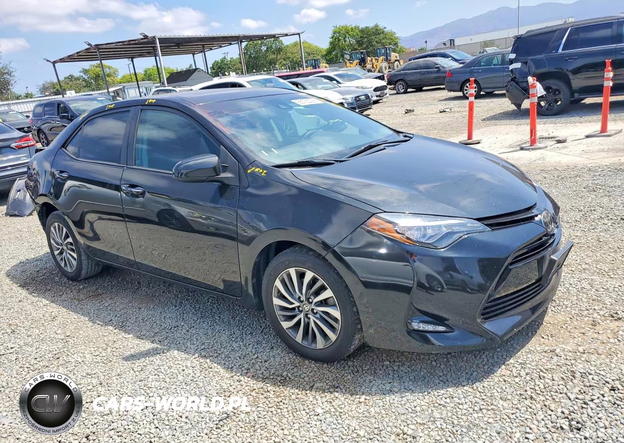 2017 Toyota Corolla Xle VIN:5YFBURHE4HP630588 - 4