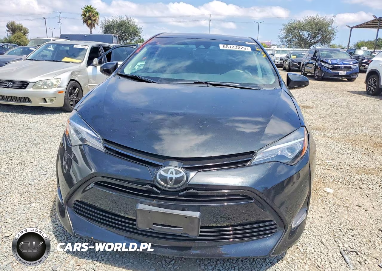 2017 Toyota Corolla Xle VIN:5YFBURHE4HP630588 - 5