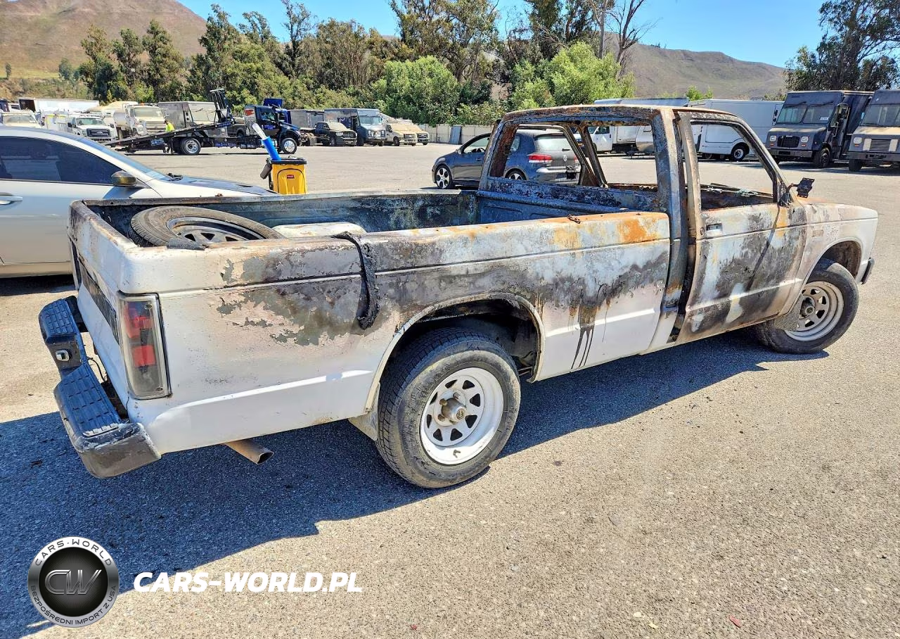 1988 Chevrolet S Truck S10 VIN:1GCCS14Z6J8227895 - 3