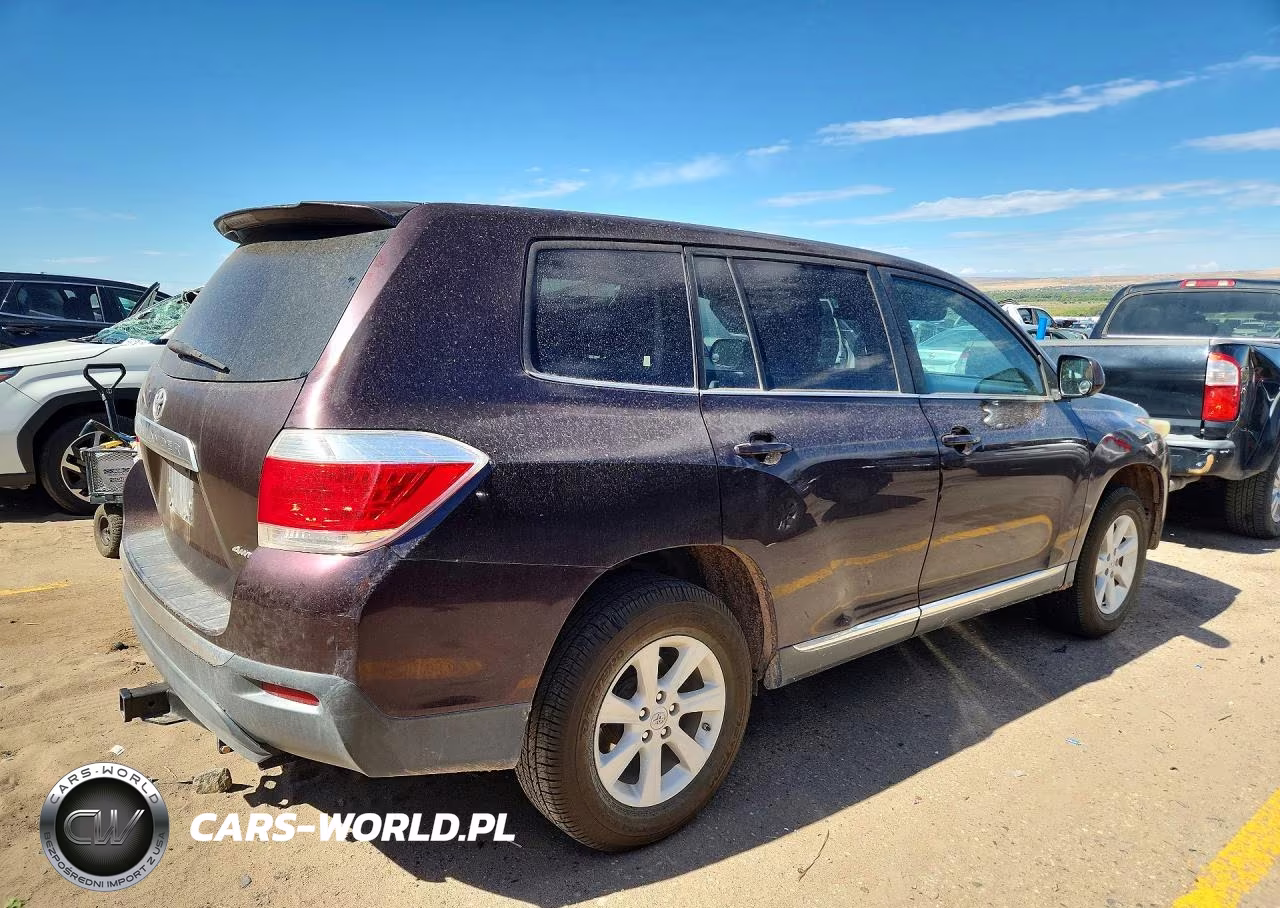 2013 Toyota Highlander Base VIN:5TDBK3EH9DS207377 - 3