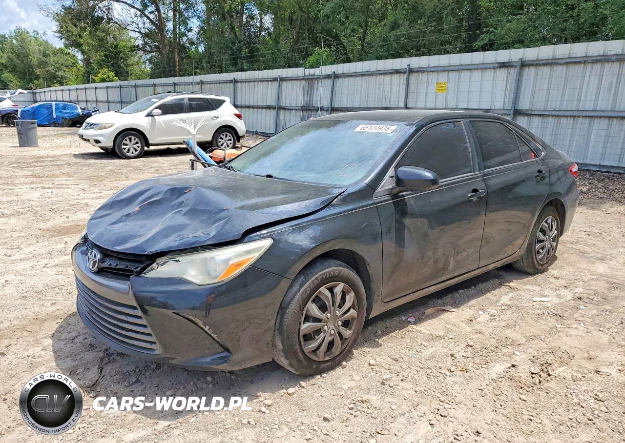 2015 Toyota Camry Le – zdjęcie 1 z 12
