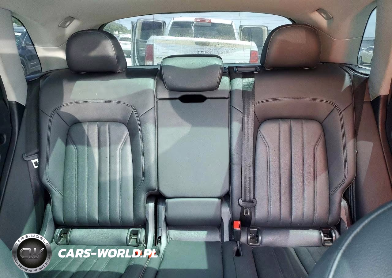 2020 Audi Q5 Premium VIN:WA1ANAFY2L2019385 - 10