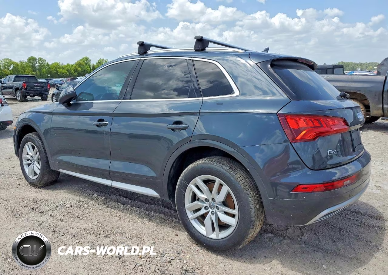 2020 Audi Q5 Premium VIN:WA1ANAFY2L2019385 - 2