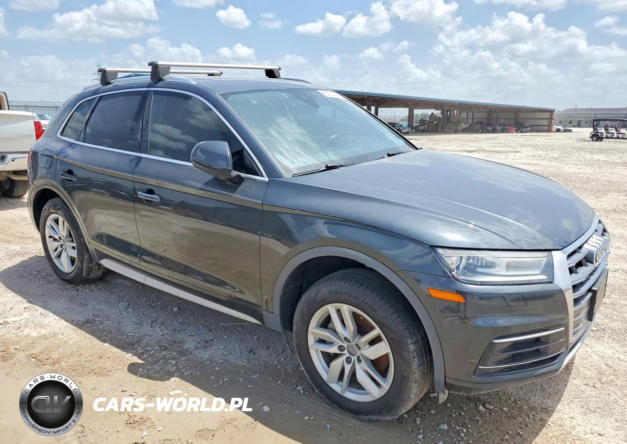 2020 Audi Q5 Premium VIN:WA1ANAFY2L2019385 - 4