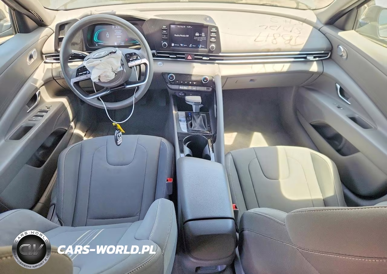 2025 Hyundai Elantra Hybrid Blue VIN:KMHLM4DJ7SU129842 - 8
