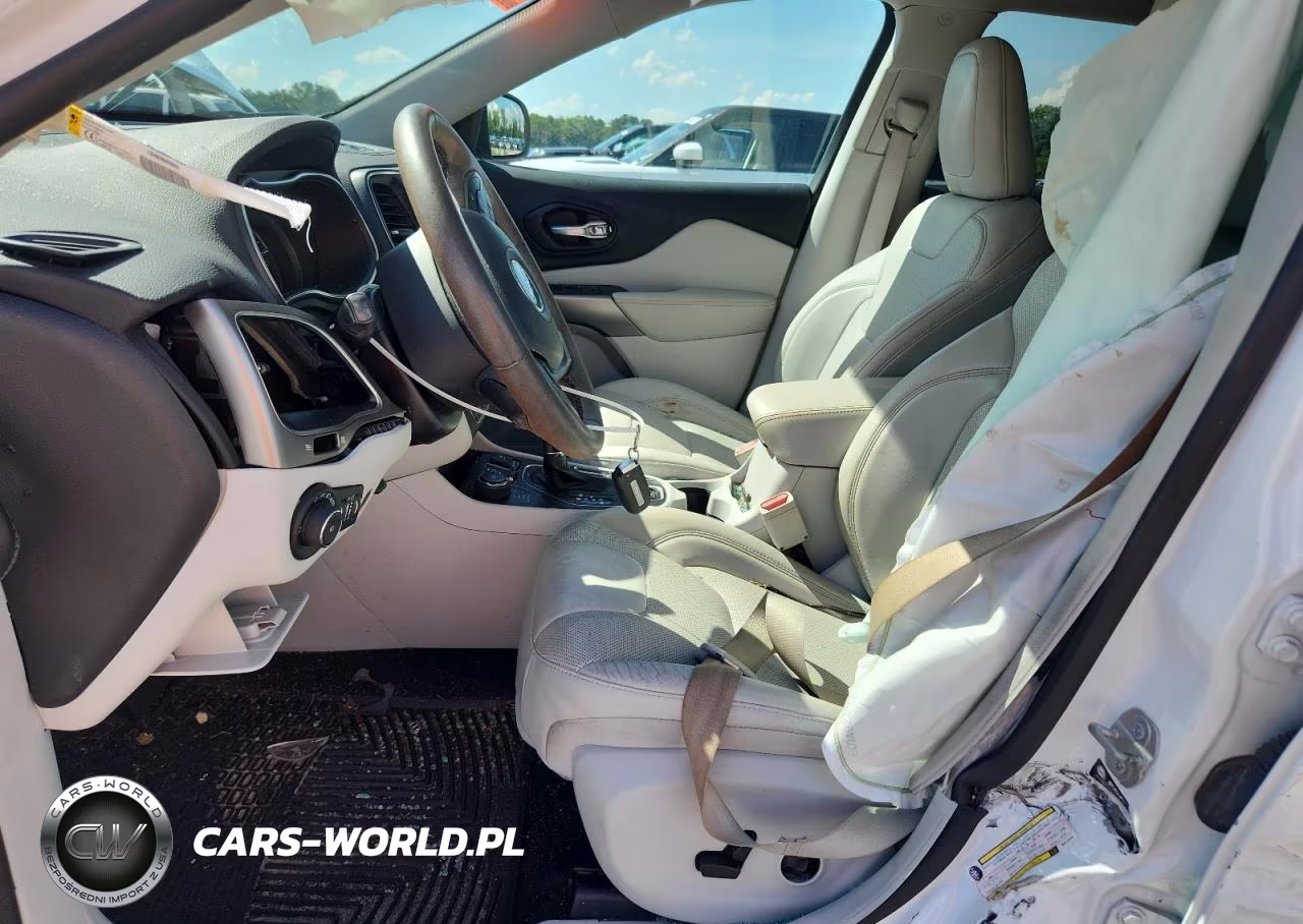 2021 Jeep Cherokee Latitude Lux VIN:1C4PJMMX1MD222636 - 7