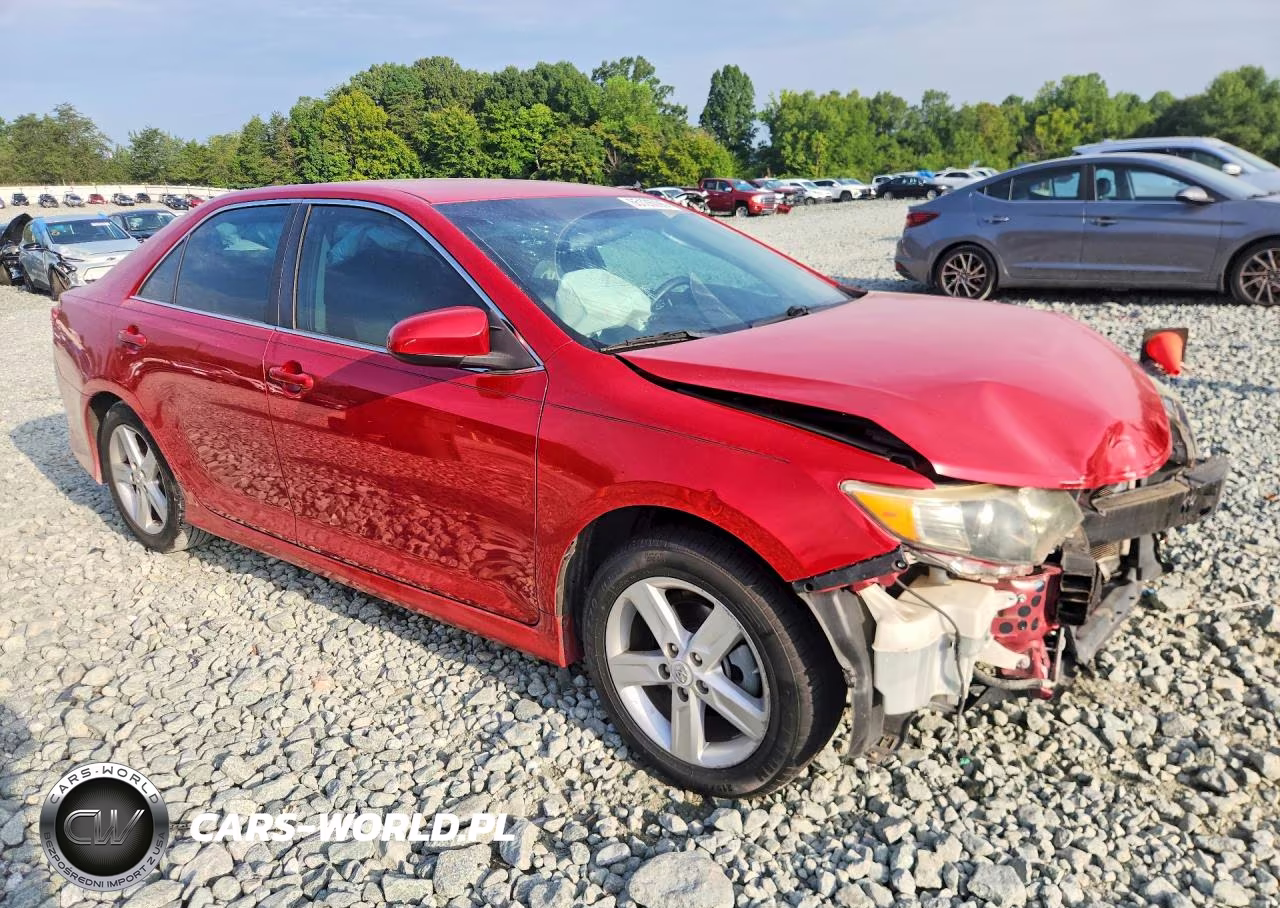 2014 Toyota Camry Se VIN:4T1BF1FK5EU823265 - 4