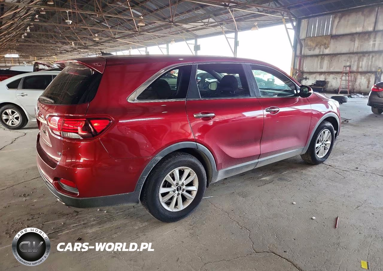2020 Kia Sorento S VIN:5XYPG4A50LG612242 - 3