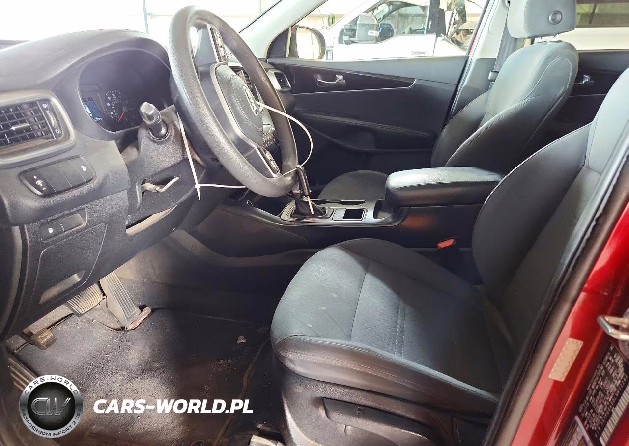2020 Kia Sorento S VIN:5XYPG4A50LG612242 - 7