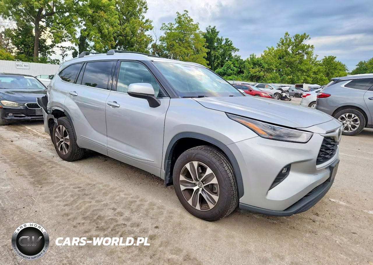 2022 Toyota Highlander Xle VIN:5TDGZRBH7NS582422 - 4