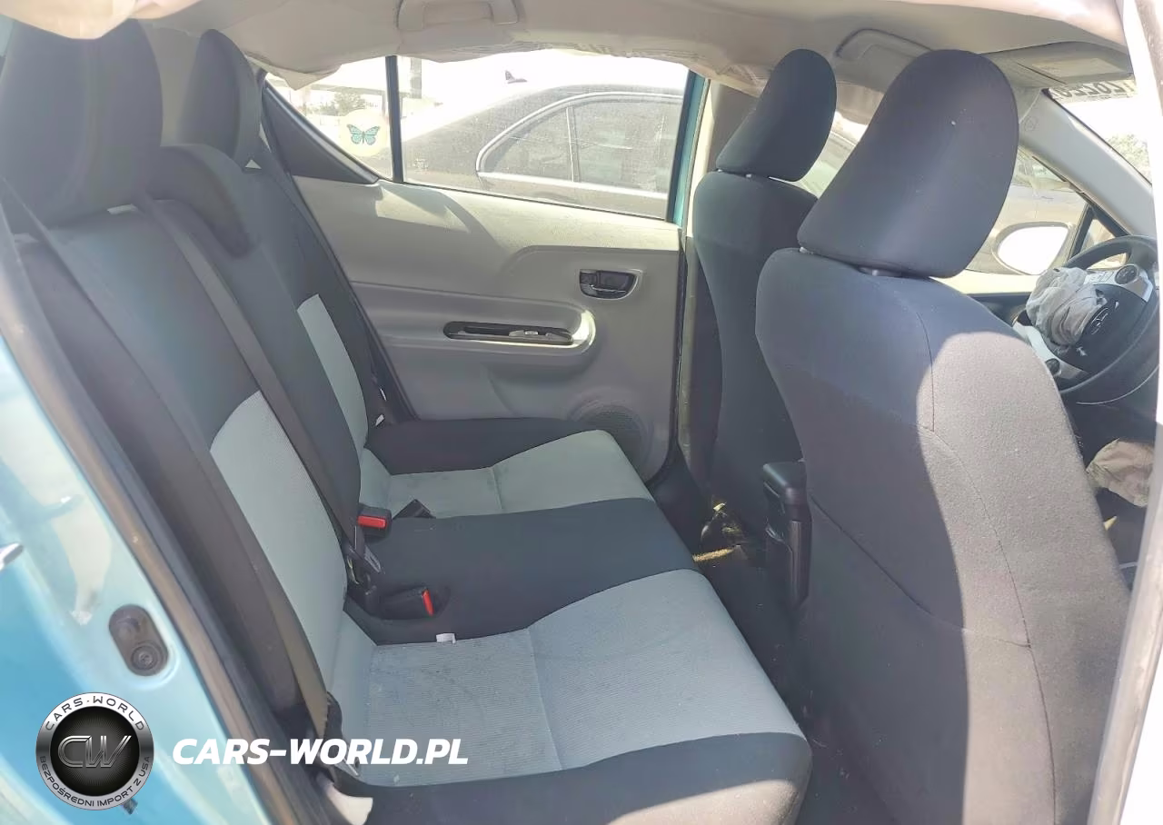 2013 Toyota Prius C Three VIN:JTDKDTB33D1054799 - 10