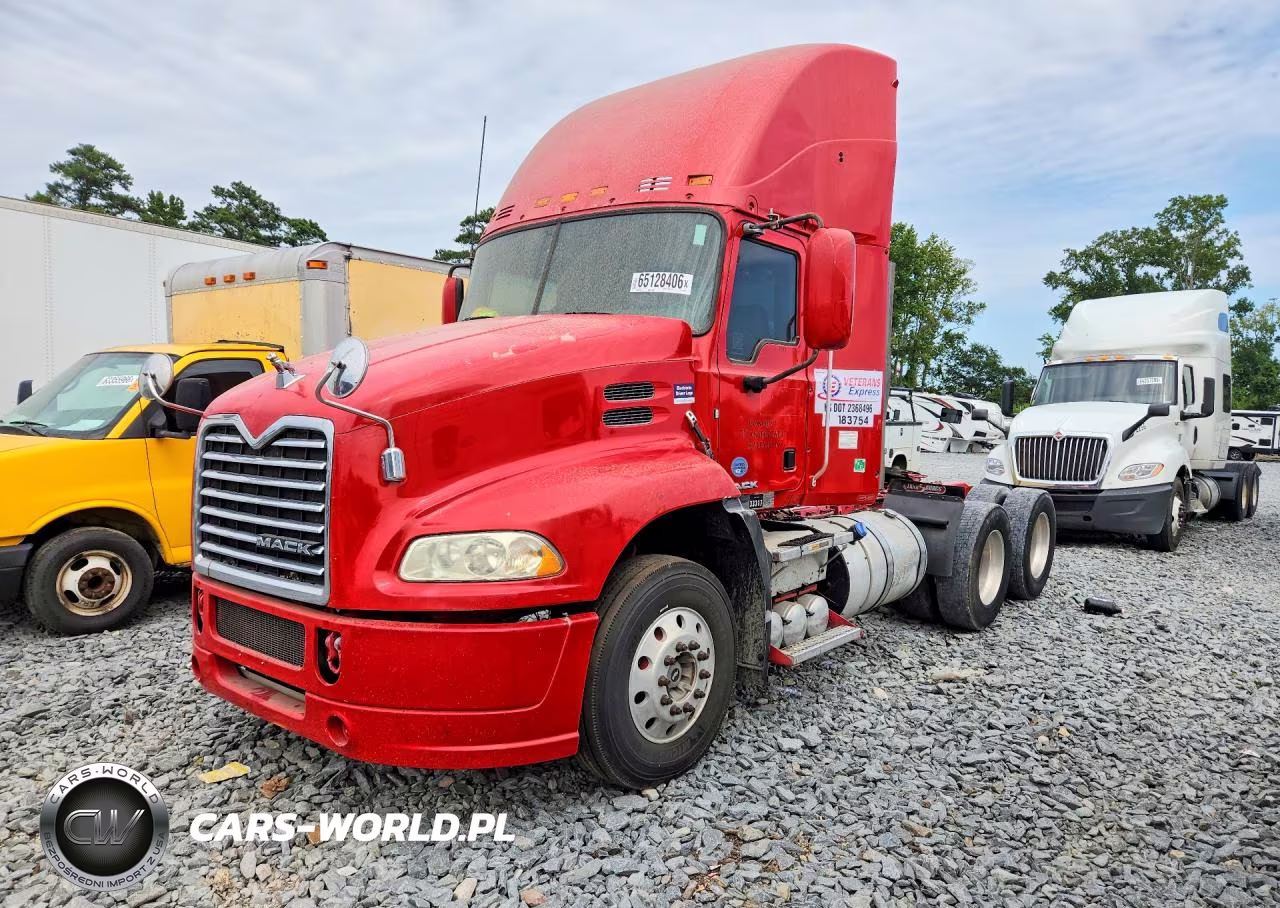 2015 Mack Pinnacle