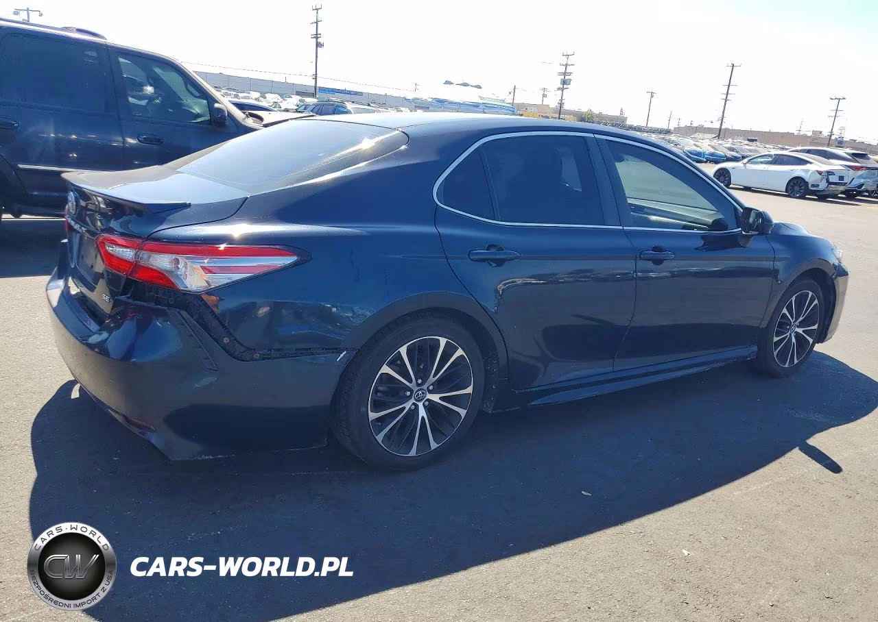 2018 Toyota Camry Se VIN:4T1B11HK4JU611785 - 3