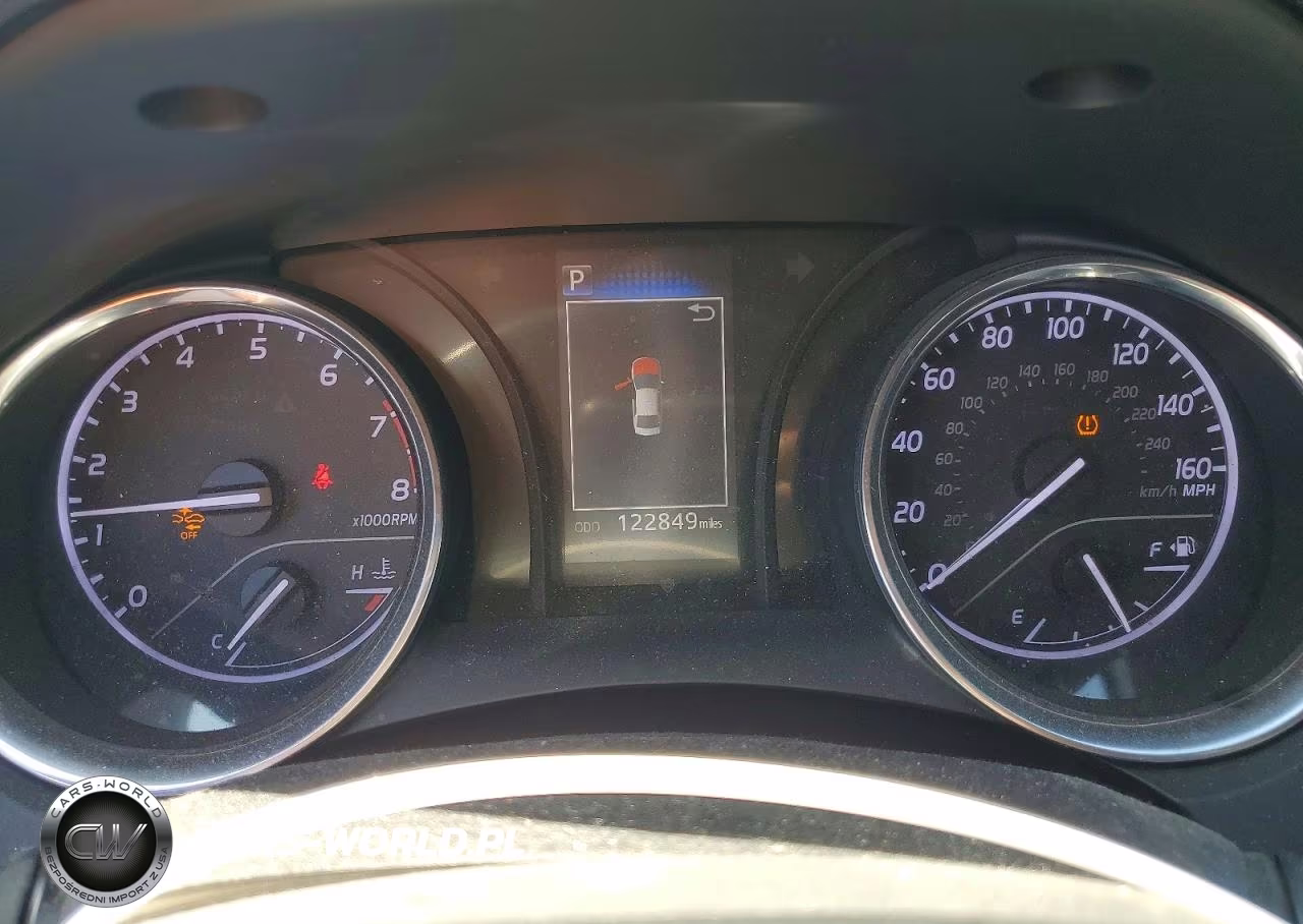 2018 Toyota Camry Se VIN:4T1B11HK4JU611785 - 9