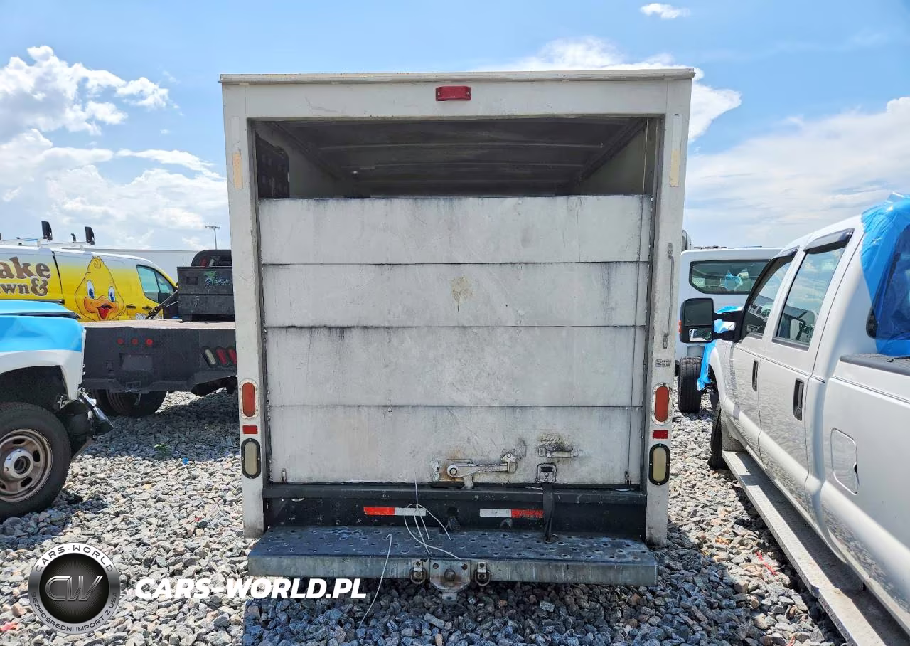 2006 GMC Savana Cutaway G3500 VIN:1GDGG31V161905738 - 6