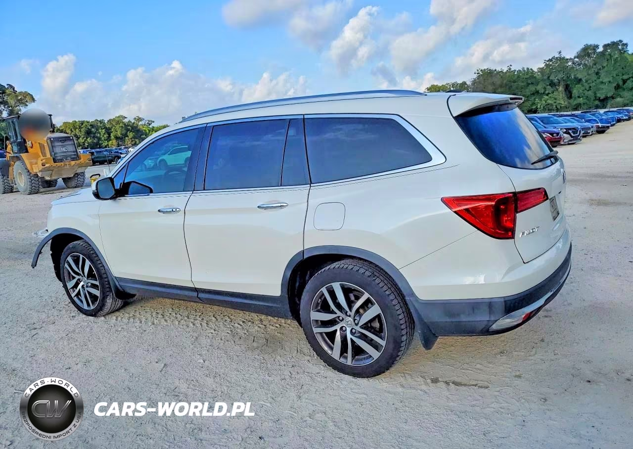 2017 Honda Pilot Touring VIN:5FNYF5H98HB005428 - 2