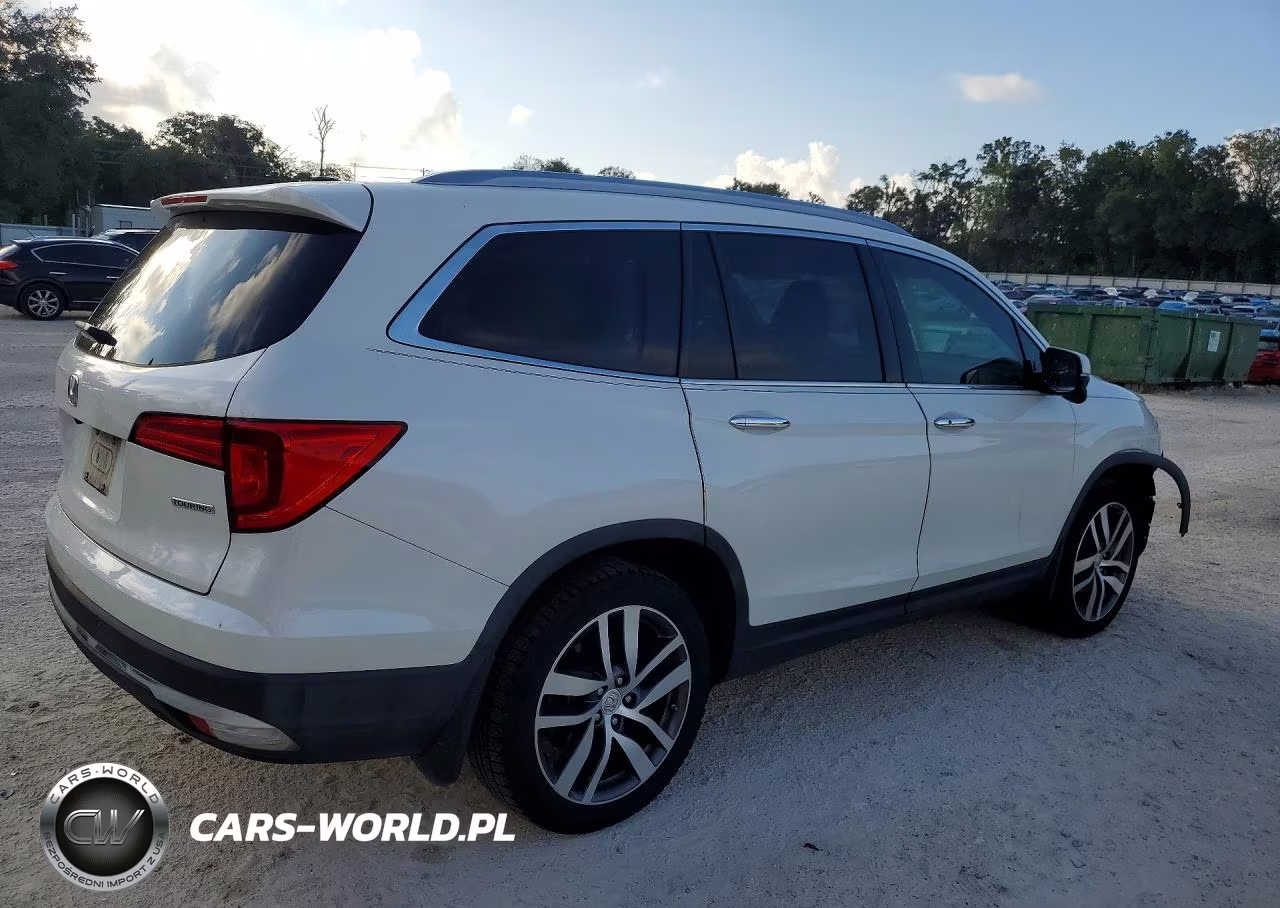 2017 Honda Pilot Touring VIN:5FNYF5H98HB005428 - 3