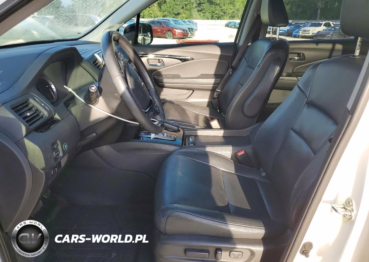 2017 Honda Pilot Touring VIN:5FNYF5H98HB005428 - 7
