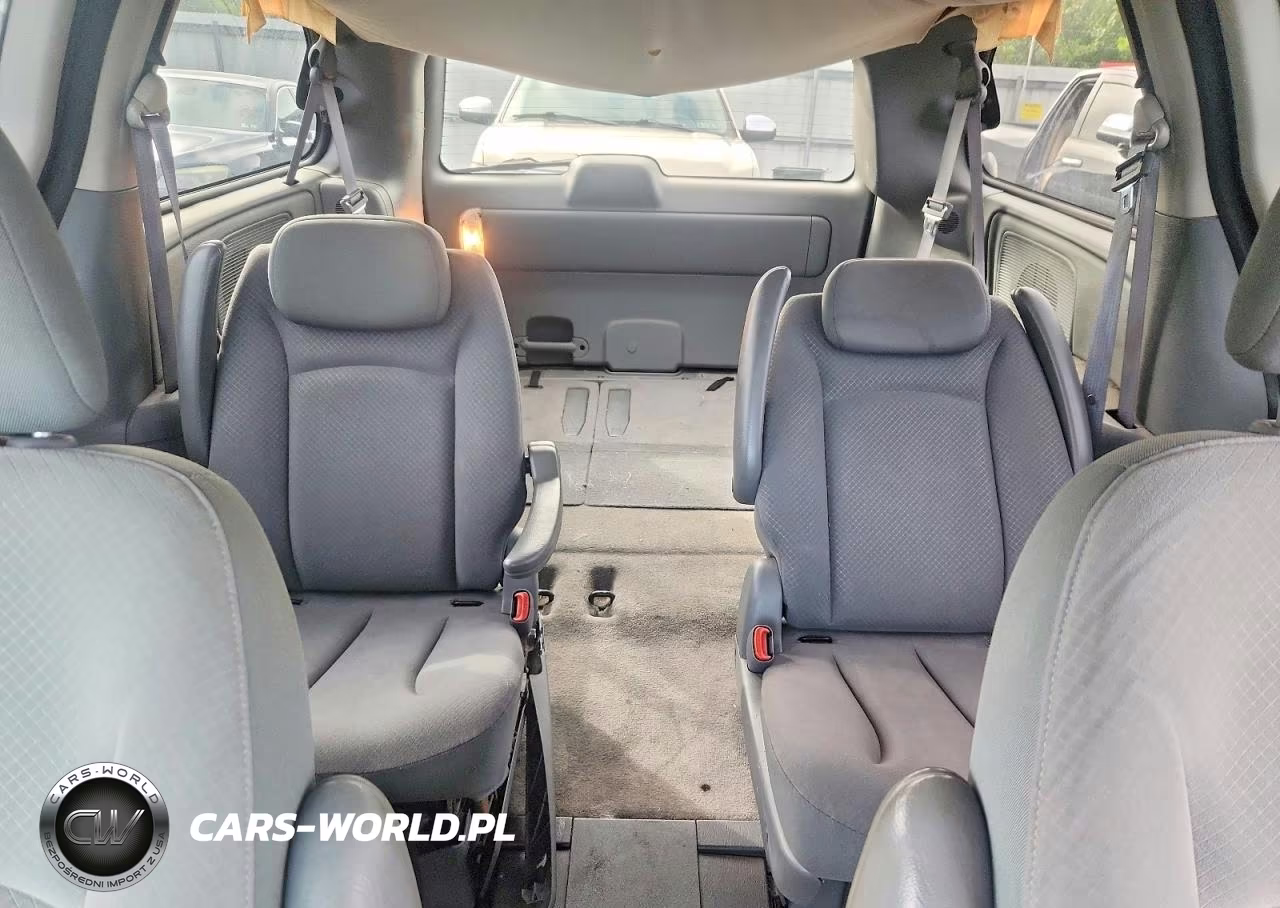 2007 Chrysler Town & Country Touring VIN:2A4GP54L87R350272 - 10