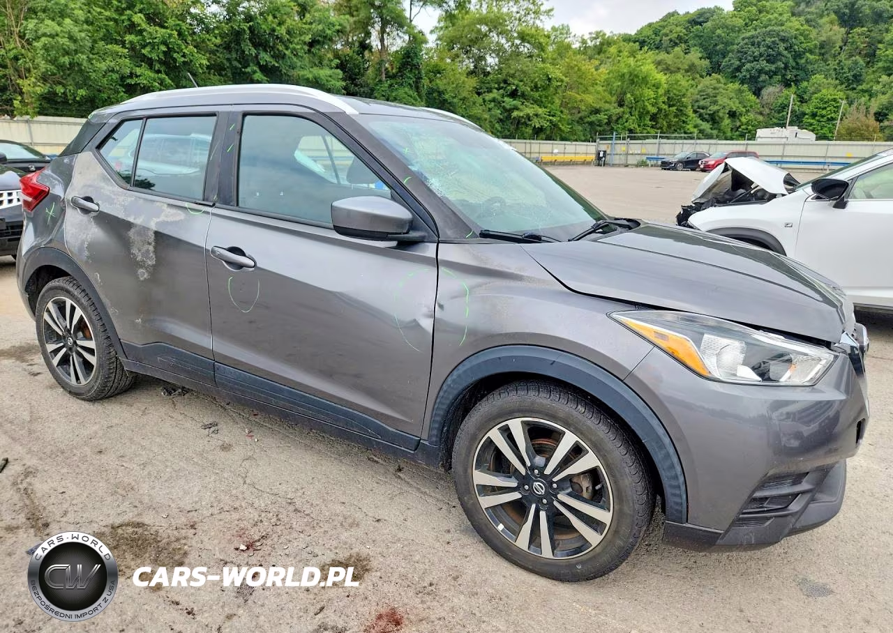 2019 Nissan Kicks Sv VIN:3N1CP5CU0KL546830 - 4