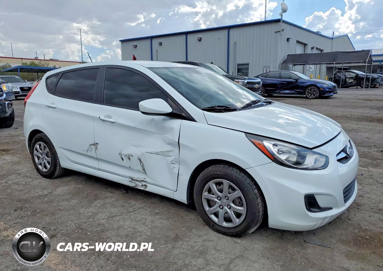 2013 Hyundai Accent Gs VIN:KMHCT5AE1DU066787 - 4