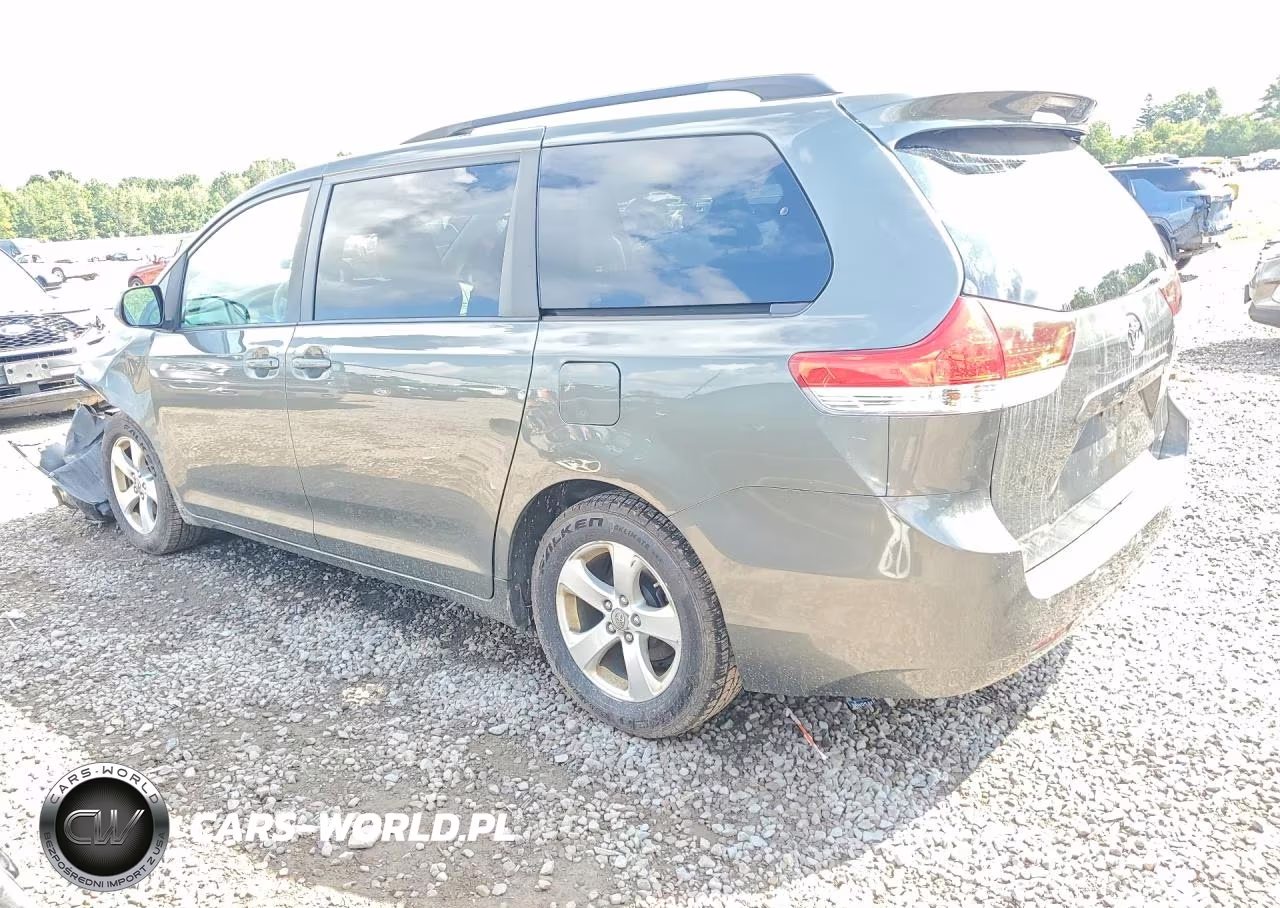 2012 Toyota Sienna Le VIN:5TDKK3DC2CS223439 - 2