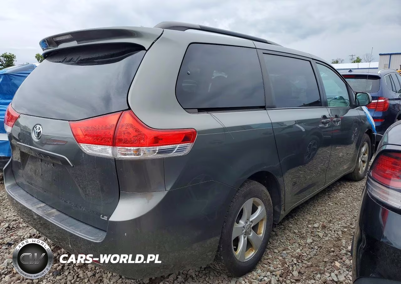 2012 Toyota Sienna Le VIN:5TDKK3DC2CS223439 - 3