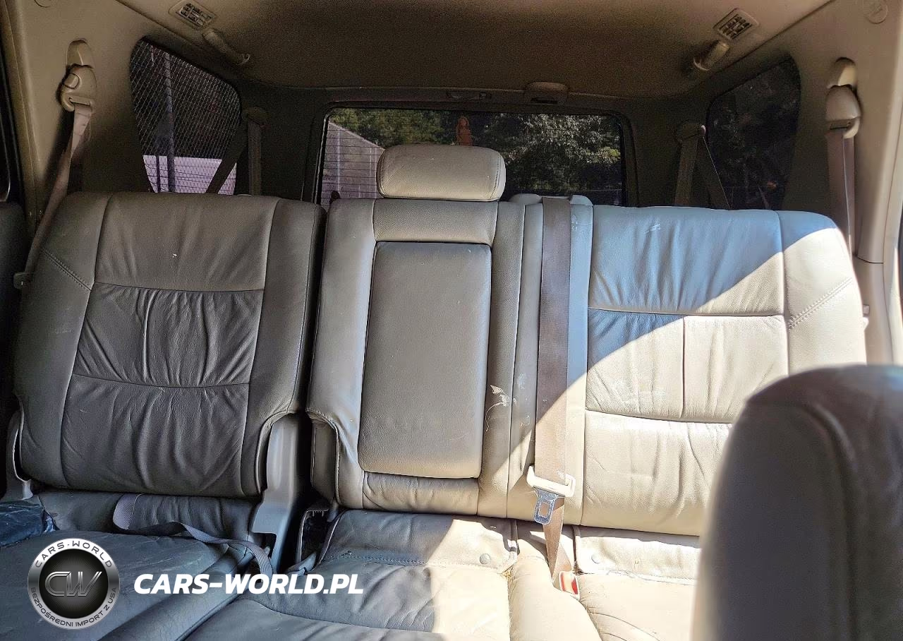 2005 Toyota Sequoia Sr5 VIN:5TDBT44A15S236770 - 10