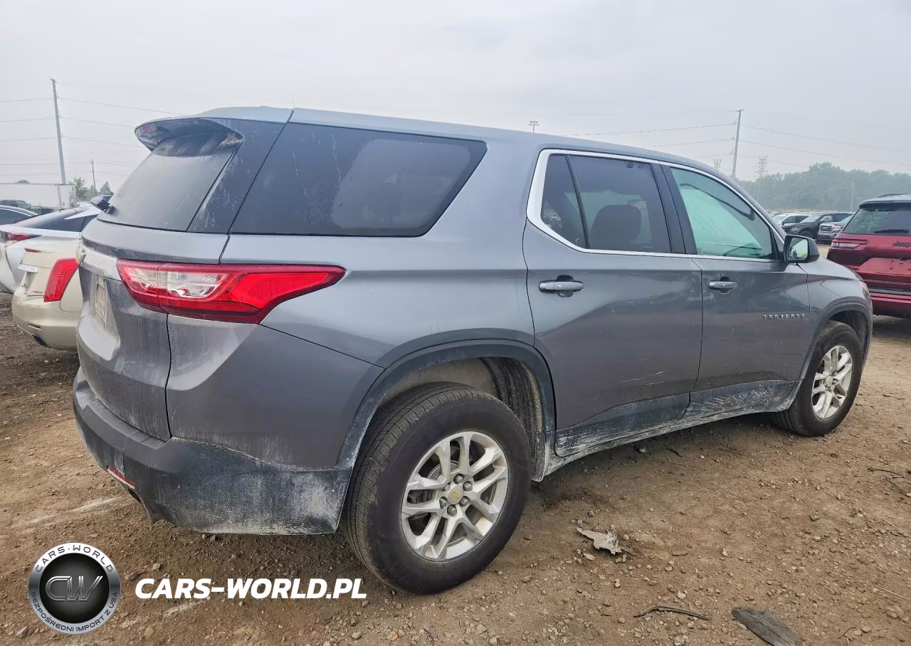 2019 Chevrolet Traverse Ls VIN:1GNERFKW5KJ319740 - 3
