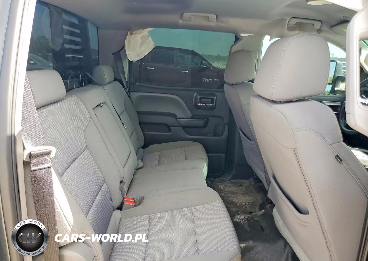 2018 Chevrolet Silverado K1500 VIN:3GCUKNECXJG402701 - 10