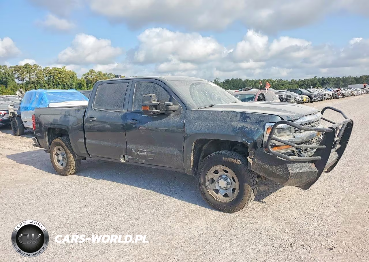 2018 Chevrolet Silverado K1500 VIN:3GCUKNECXJG402701 - 4