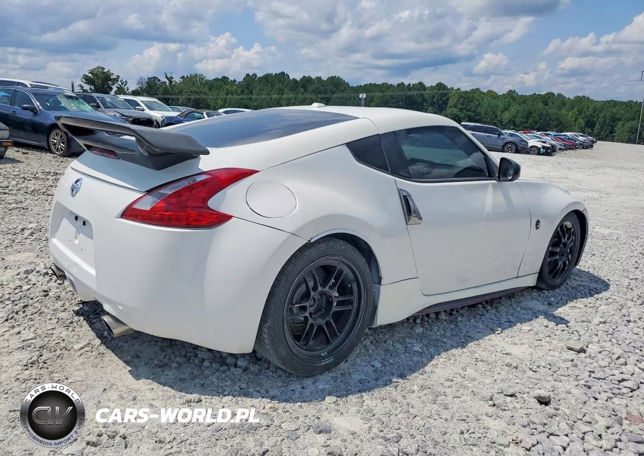 2018 Nissan 370Z Base VIN:JN1AZ4EH9JM570494 - 3