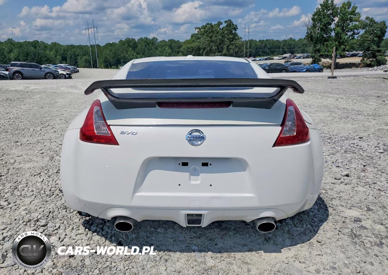 2018 Nissan 370Z Base VIN:JN1AZ4EH9JM570494 - 6