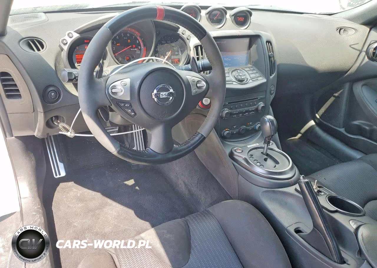 2018 Nissan 370Z Base VIN:JN1AZ4EH9JM570494 - 8