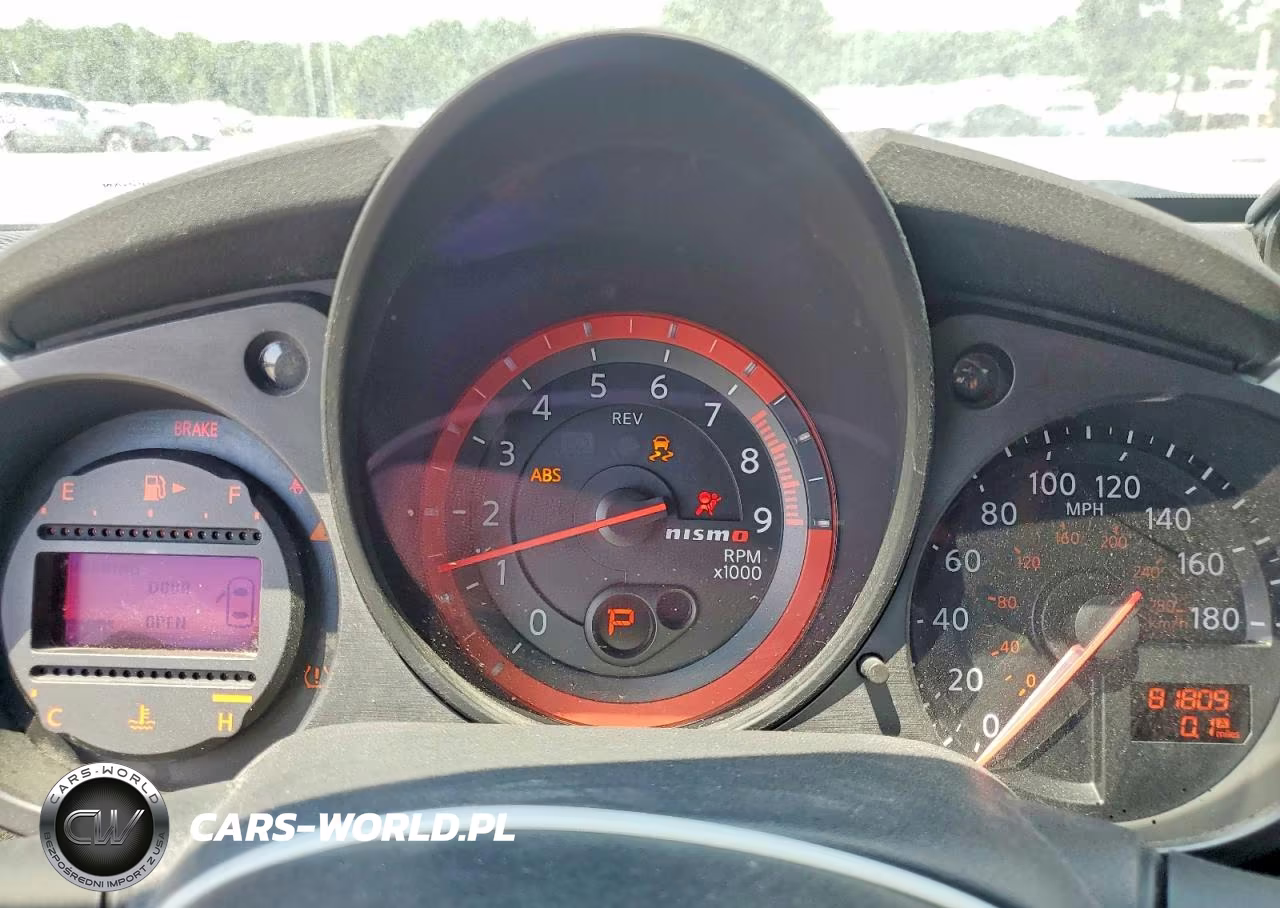 2018 Nissan 370Z Base VIN:JN1AZ4EH9JM570494 - 9