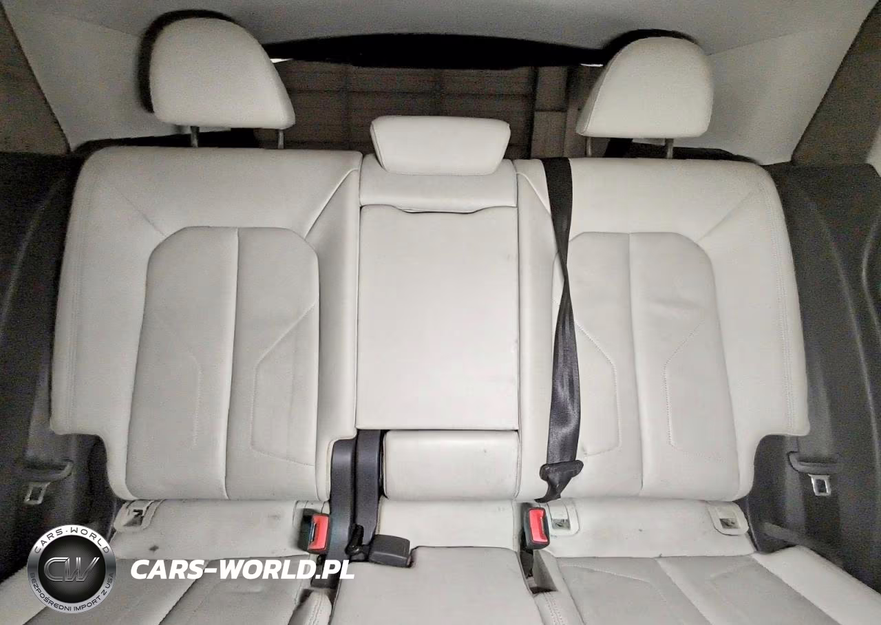 2020 Audi Q3 Premium Plus S-Line VIN:WA1EECF32L1008197 - 10