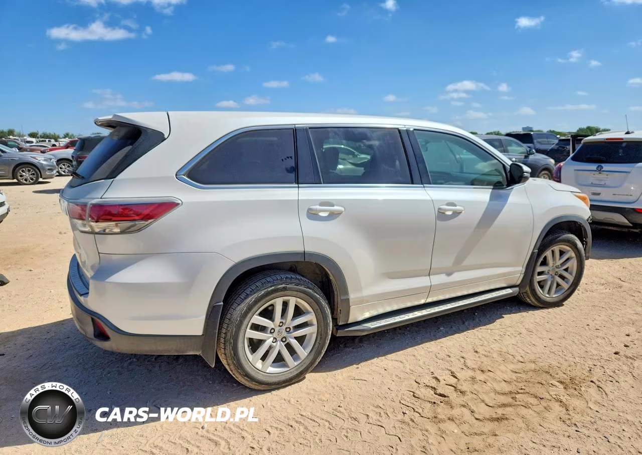 2015 Toyota Highlander Le VIN:5TDZARFH2FS010847 - 3