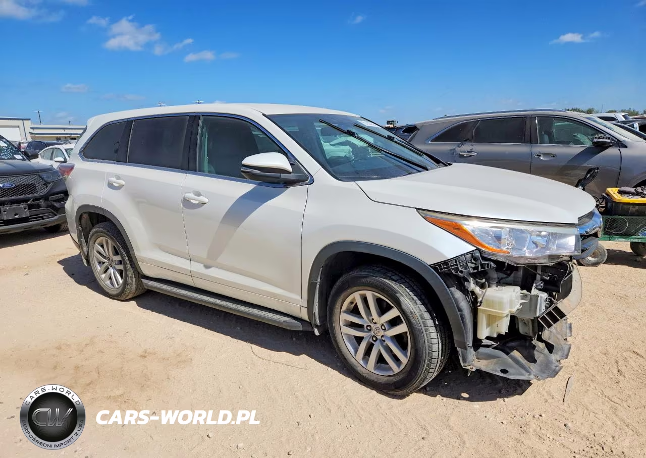 2015 Toyota Highlander Le VIN:5TDZARFH2FS010847 - 4