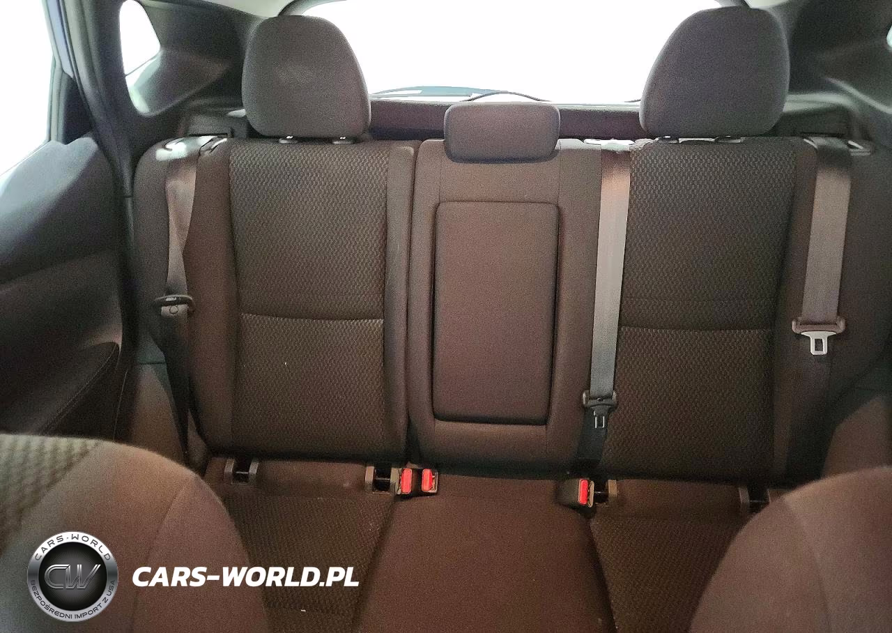 2018 Nissan Rogue Sport S VIN:JN1BJ1CR4JW200824 - 10