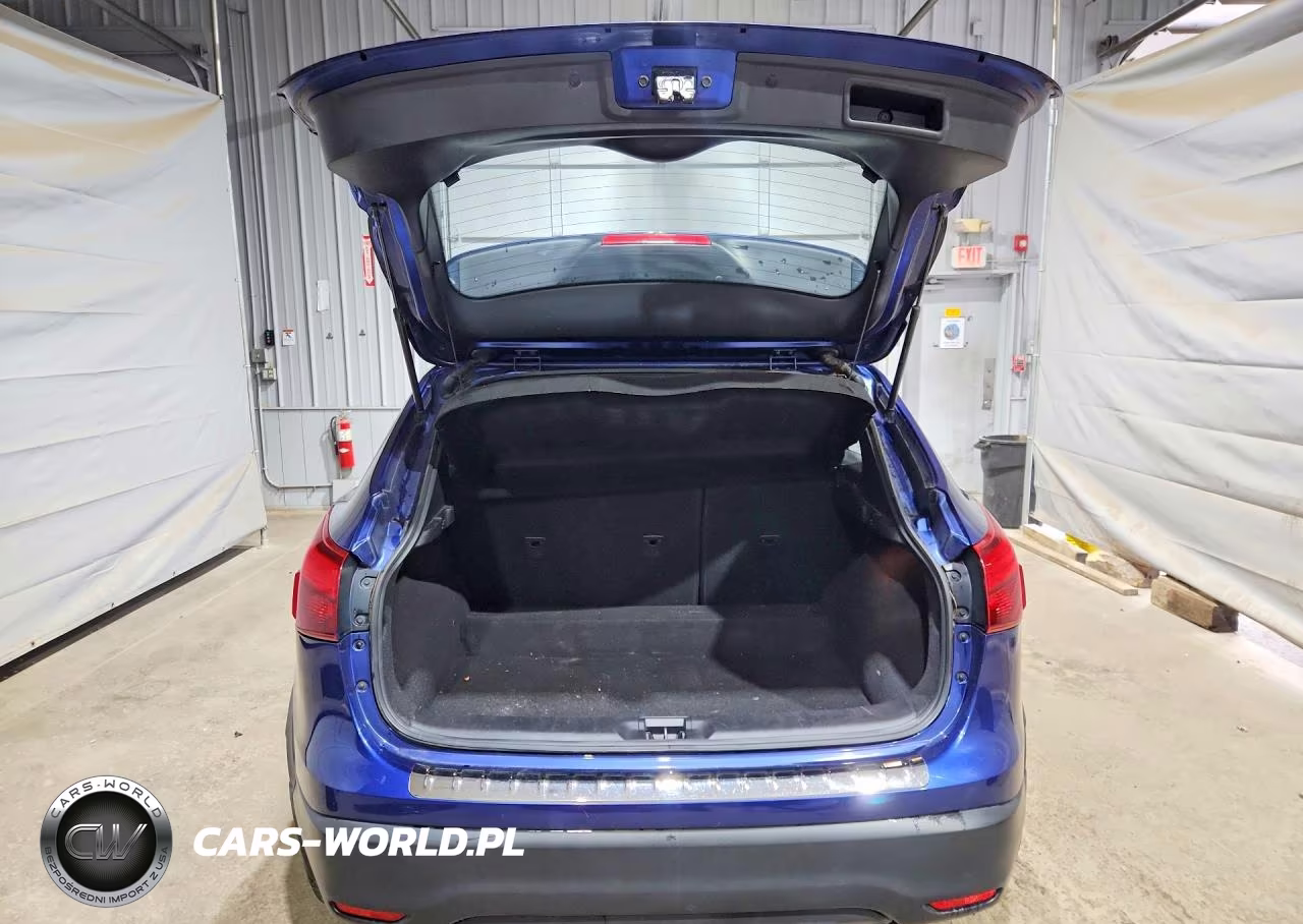 2018 Nissan Rogue Sport S VIN:JN1BJ1CR4JW200824 - 6