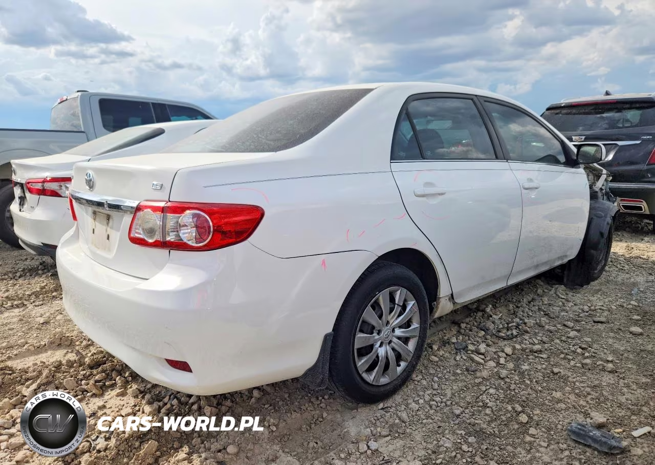2013 Toyota Corolla Le VIN:5YFBU4EEXDP162559 - 3
