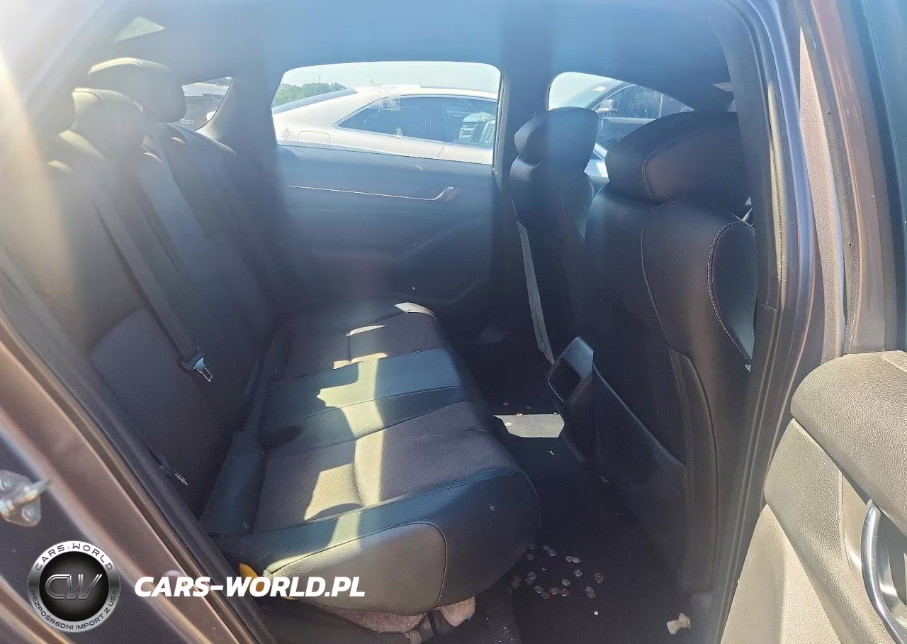 2018 Honda Accord Sport VIN:1HGCV1F3XJA215288 - 10