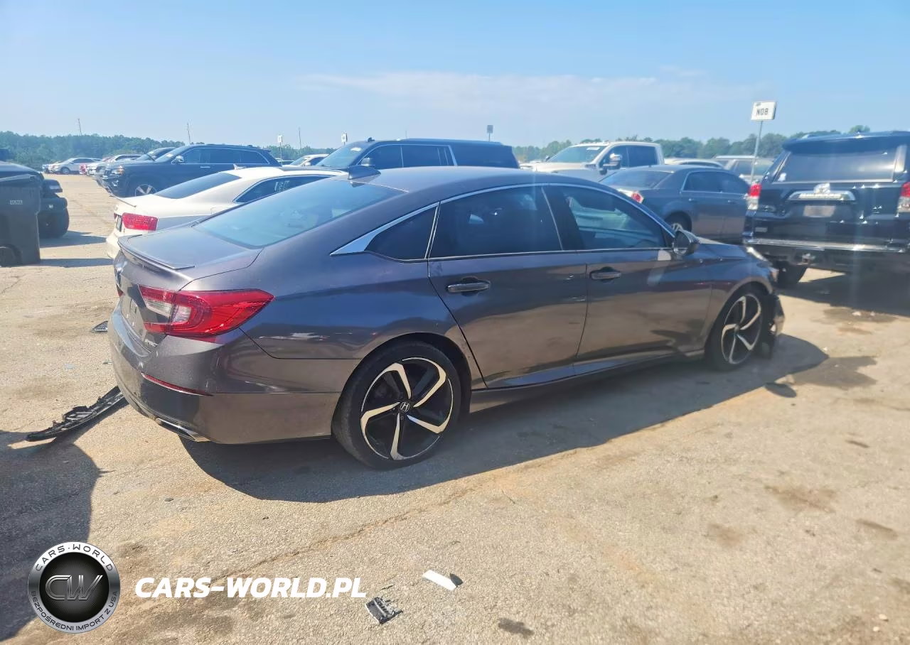 2018 Honda Accord Sport VIN:1HGCV1F3XJA215288 - 3