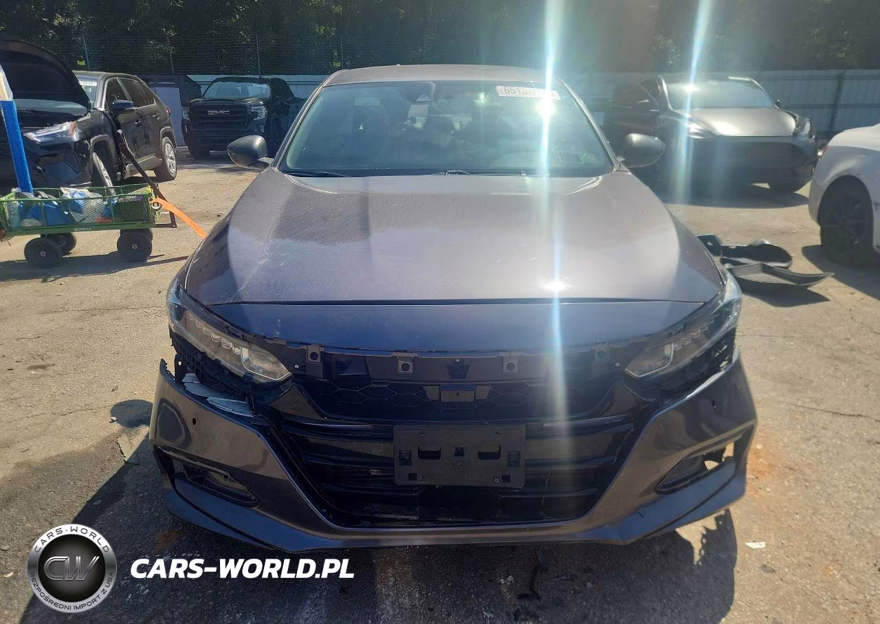 2018 Honda Accord Sport VIN:1HGCV1F3XJA215288 - 5