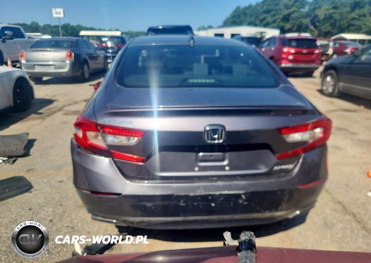 2018 Honda Accord Sport VIN:1HGCV1F3XJA215288 - 6