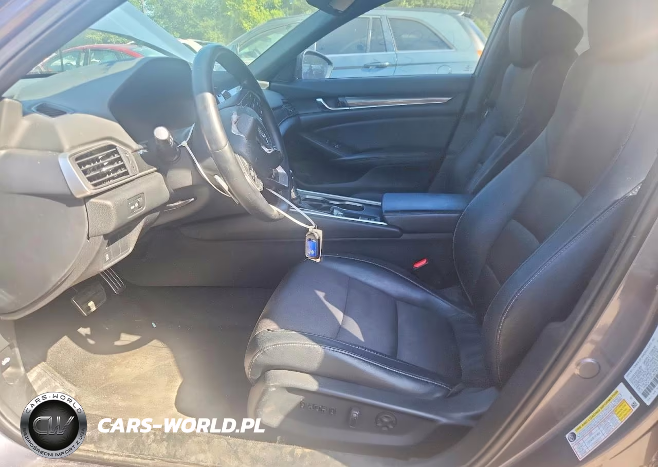 2018 Honda Accord Sport VIN:1HGCV1F3XJA215288 - 7