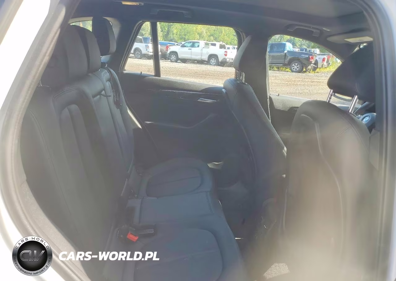 2021 BMW X1 xDrive28I VIN:WBXJG9C04M5S32449 - 11