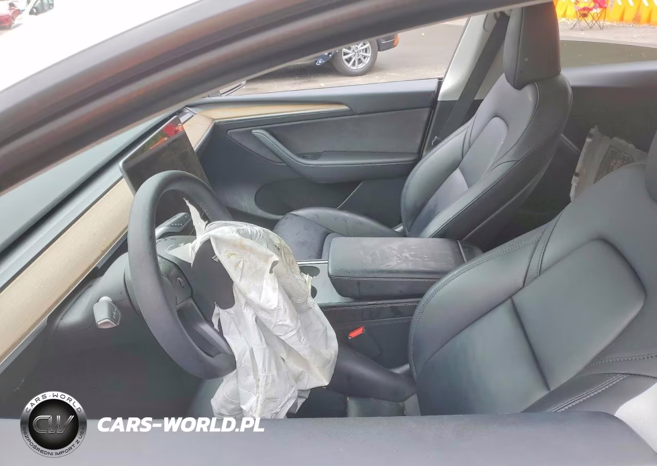 2023 Tesla Model Y VIN:7SAYGDEEXPF685715 - 7
