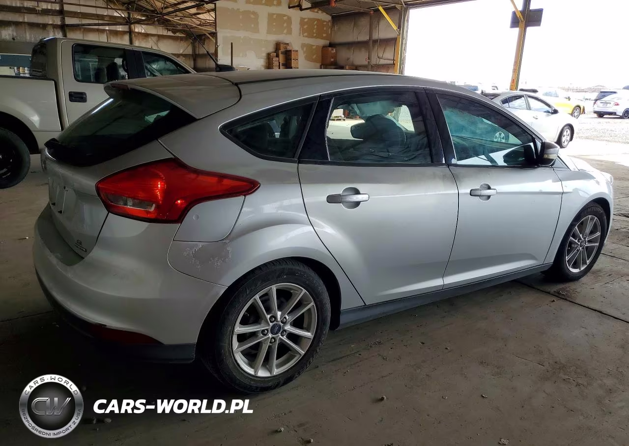 2016 Ford Focus Se VIN:1FADP3K20GL216622 - 3